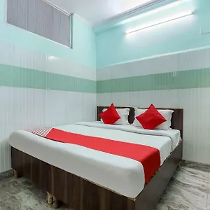 Hotel Oyo 69486 Royal Palace Delhi (National Capital Territory of India)